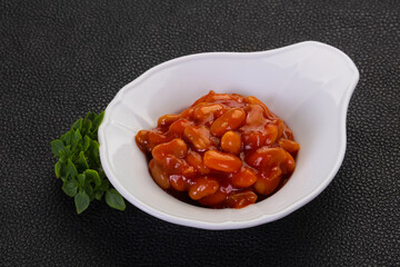 Baked kidney with tomato sauce