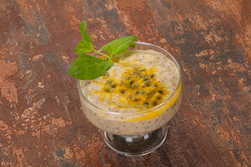 Pudding with chia and passion fruit