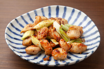 ぼんじりのネギ塩炒め