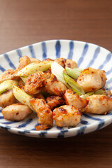 ぼんじりのネギ塩炒め