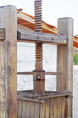 wine manual grape crushing machine