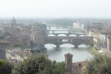 Fototapeta na wymiar Brume sur le Ponte Vecchio