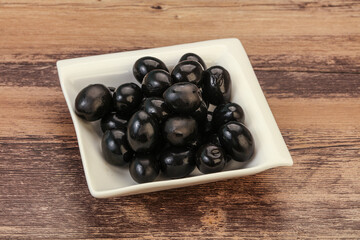 Black olives in the bowl