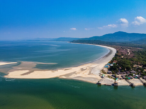 Myanmar, Mon state, near Dawei, Sea and Maungmagan beach