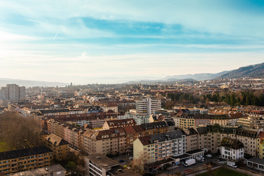 Switzerland, Zurich,&Ocirc;&oslash;&Omega;Apartment buildings, aerial view