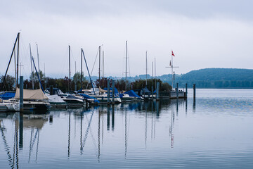 Fototapeta na wymiar Bodensee Boote am Hafen Radolfzell 