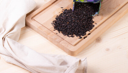 dry uncooked black rice