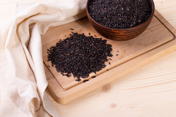 dry uncooked black rice