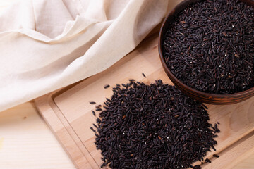 dry uncooked black rice