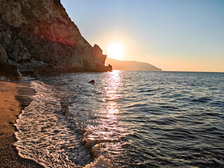 Sicilia meta turistica, sole tramonta sul mare, sunset in the sea, tramonto a pelo d'acqua