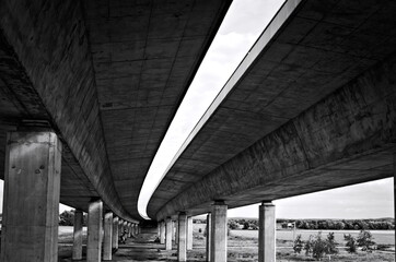 Najdłuższy w Polsce most autostradowy , Rozgarty rzeka Wisłą. - obrazy, fototapety, plakaty