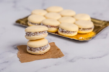 Argentinian cornstarch alfajores 