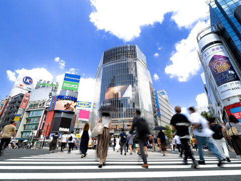 渋谷駅前スクランブル交差点 の画像 1 1 件の Stock 写真 ベクターおよびビデオ Adobe Stock