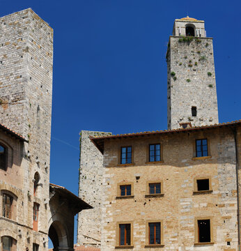 Tower of Pesciolini from the Piazza della Cisterna in San Gimignano