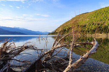 Fototapeta na wymiar Beautiful scenic mountain view of Lake Hawea in the south island of New Zealand.