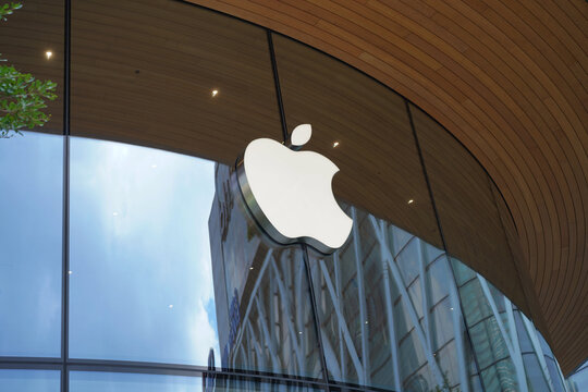 BANGKOK, THAILAND SEPTEMBER 16, 2020: Apple Logo On Apple Store. Apple Is The Multinational Technology Corporation Headquartered In Cupertino, California And Sells Consumer Electronics Products