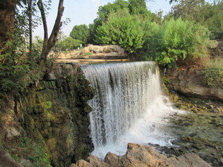 Fototapeta premium Stunning waterfalls at Sachne Park, Israel
