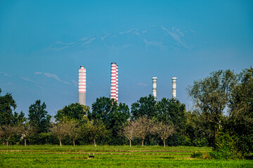 Fototapeta na wymiar power plant clear energy production