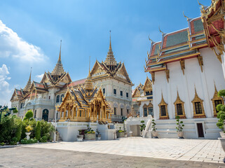 Naklejka premium Chakri Maha Prasart Throne Hall, one of the most important and beautiful hall in The Grand Palace in Bangkok, Thailand, under summer blue sky