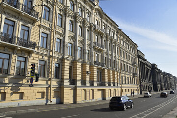 Fototapeta na wymiar Alignement de palais à Saint-Pétersbourg, Russie