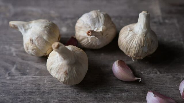 garlic and cloves