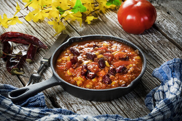Hot chili con carne.
