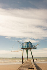 pêcherie  le long de la plage sur la côte atlantique à Saint Michel Chef Chef, Loire Atlantique © jef 77