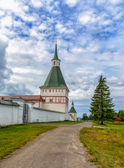 Fototapeta na wymiar Nikon Tower and the Refectory Church of the Epiphany. Valdai Iversky Bogoroditsky Svyatoozersky Monastery.