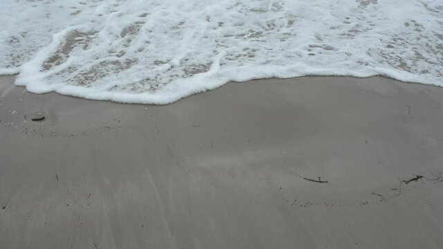 waves on the beach - Orilla de mar