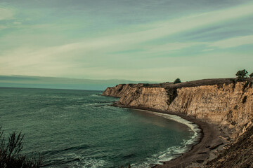 Fototapeta na wymiar California coastal cliffside