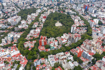 Espectacular vista aérea del Parque México y Amsterdam en la Colonia Hipódromo Condesa de la Ciudad de México - obrazy, fototapety, plakaty