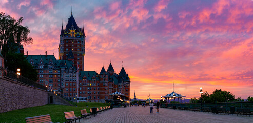 Naklejka premium Quebec City Skyline at Sunset - Quebec, Canada