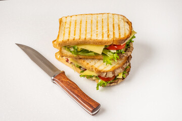 サンドウィッチ　Sandwich with tomato, mozzarella and basil