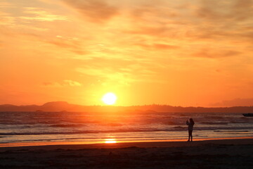 Fototapeta na wymiar Stunning Seaside Sunset Selfie