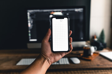 Hold your smartphone at your desk