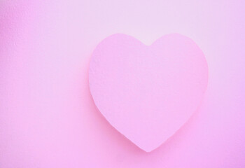 ふんわりと浮かぶピンクのハート  Pink heart