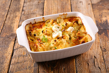 cauliflower gratin with cream and cheese