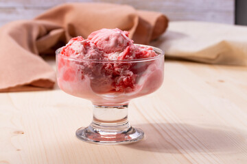 strawberry ice cream