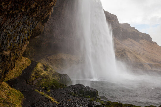 Seljalandsfoss waterfall in Iceland © Glen