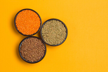 Obraz na płótnie Canvas Round lentil heap in studio 