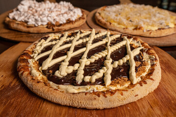 Pizza doce banana canela abacaxi e coco