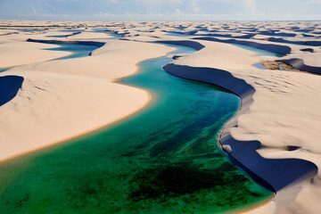 Vista aérea do Parque Nacional dos Lençóis Maranhenses..