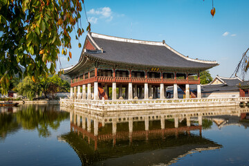 Naklejka premium A Korean shrine reflecting on a lake at Gyeongbokgung Palace