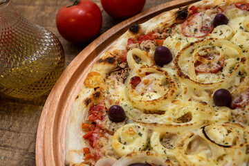 Tuna pizza