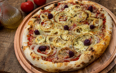 Tuna pizza