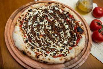Shimeji mushroom and cream cheese pizza