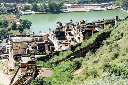 Garh palace and Taragarh Fort with Nawal Sagar lake in the background