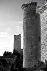 Castillo e iglesia