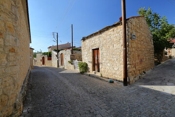 Fototapeta na wymiar street in the old Cypriot town