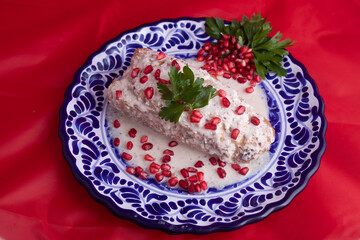 mexican food: chile en nogada